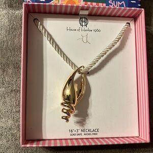 NIB House of Harlow 1960 Shell Necklace
